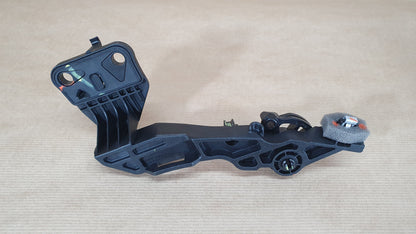 Support de câble de capot pour Opel Corsa F — 9826001780 — vue 2