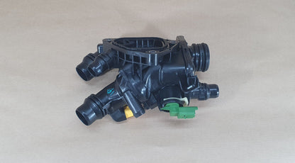 Boîtier de thermostat pour Citroën C5 Aircross 1.6 16V — 9827818480 — vue 2