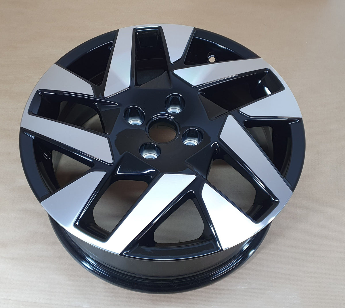 Jante en alliage pour Opel Mokka 17-Cali — 98350974XY — vue 2