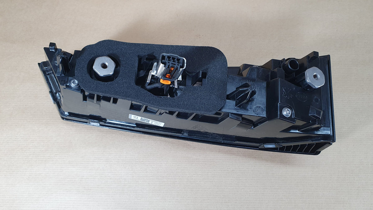 Feu arrière côté droit d’origine pour Peugeot 308 III W Klape — 9835300580 — vue 2