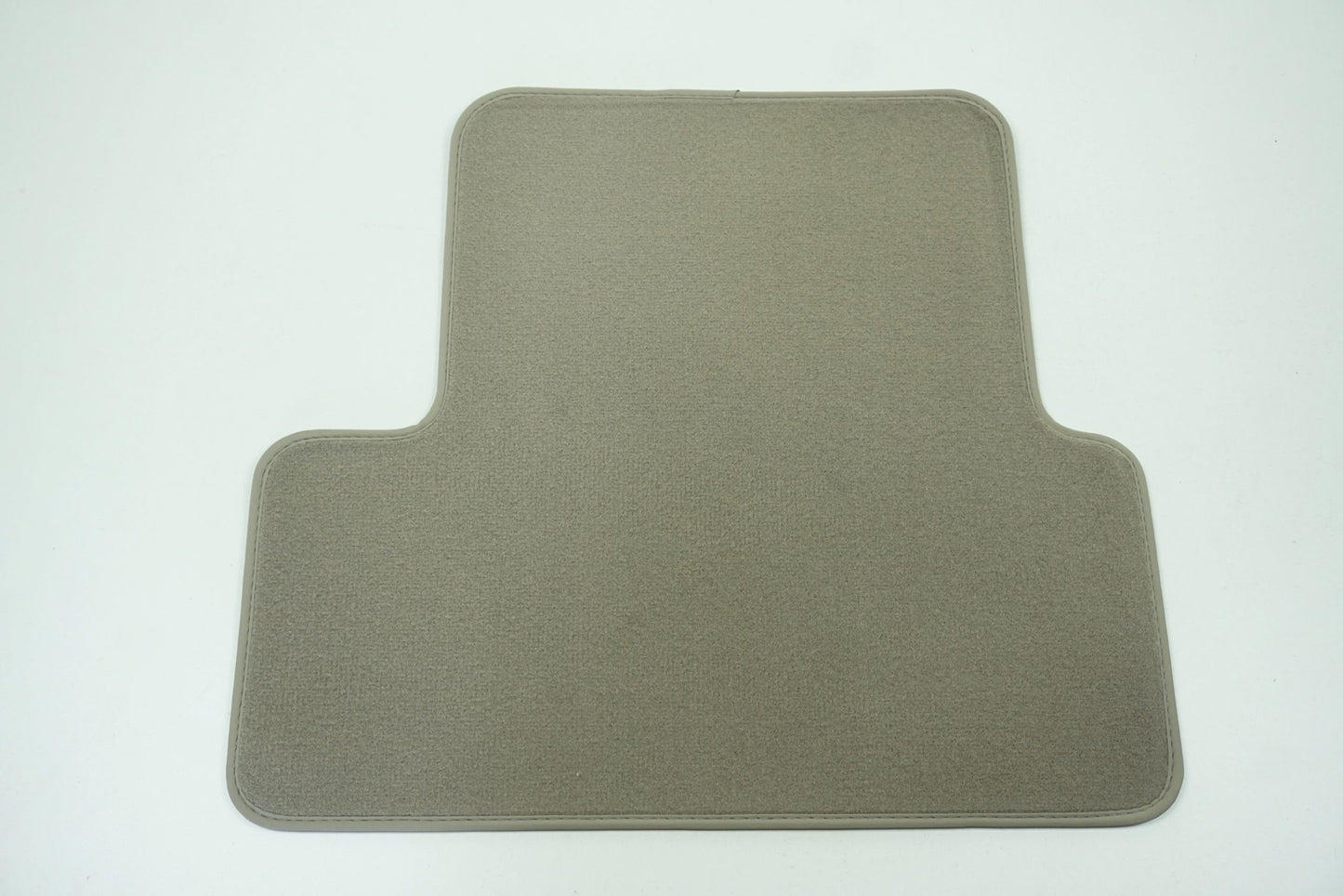 Pièce d'origine Jeu de tapis de sol RHD pour Renault Megane III 749008575R