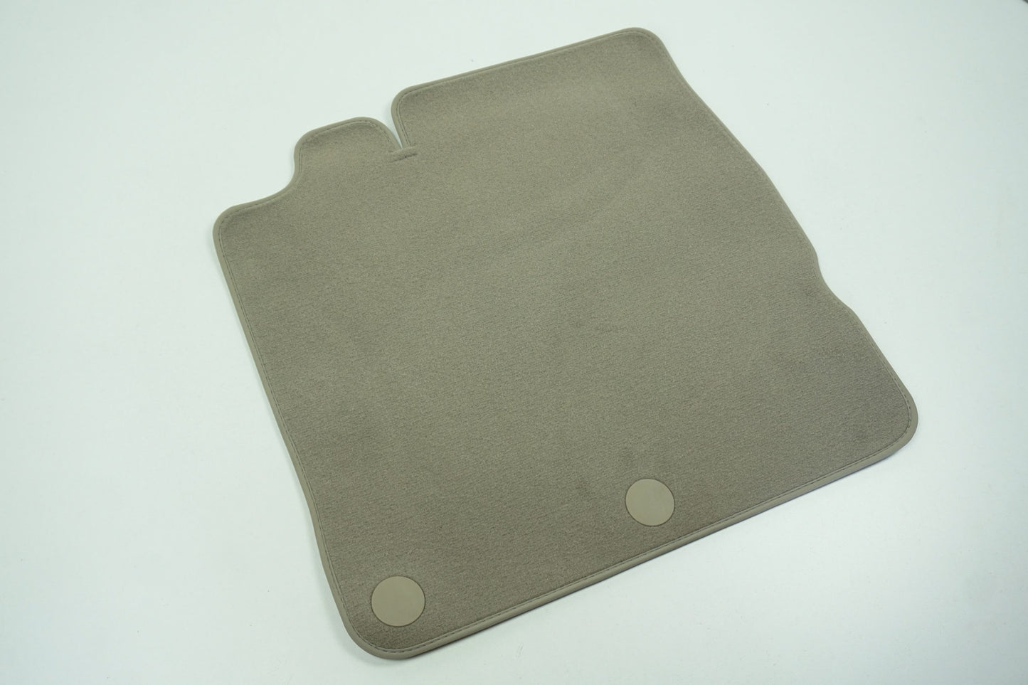 Pièce d'origine Jeu de tapis de sol RHD pour Renault Megane III 749008575R
