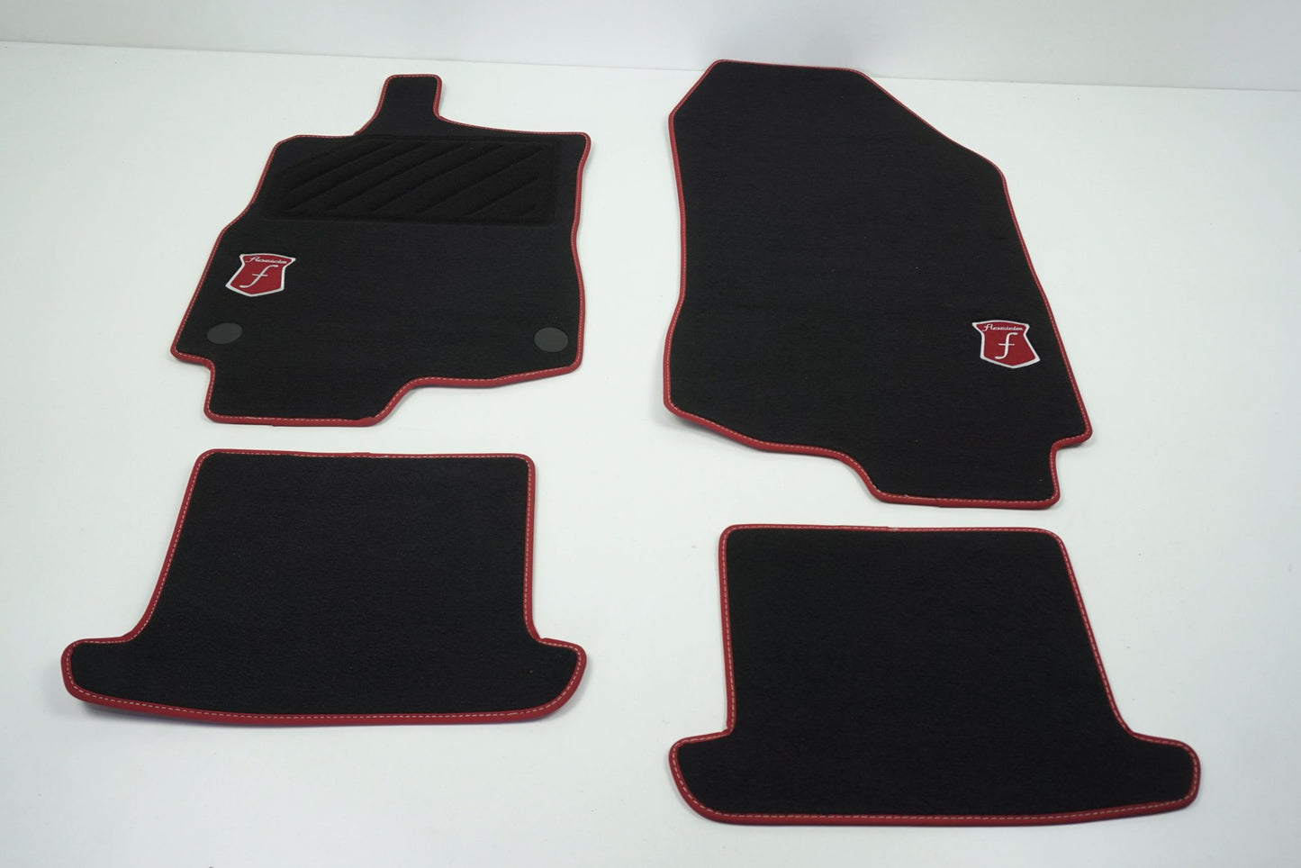 Pièce d'origine Jeu de tapis de sol Floride pour Renault Megane III Cabrio 8201194175