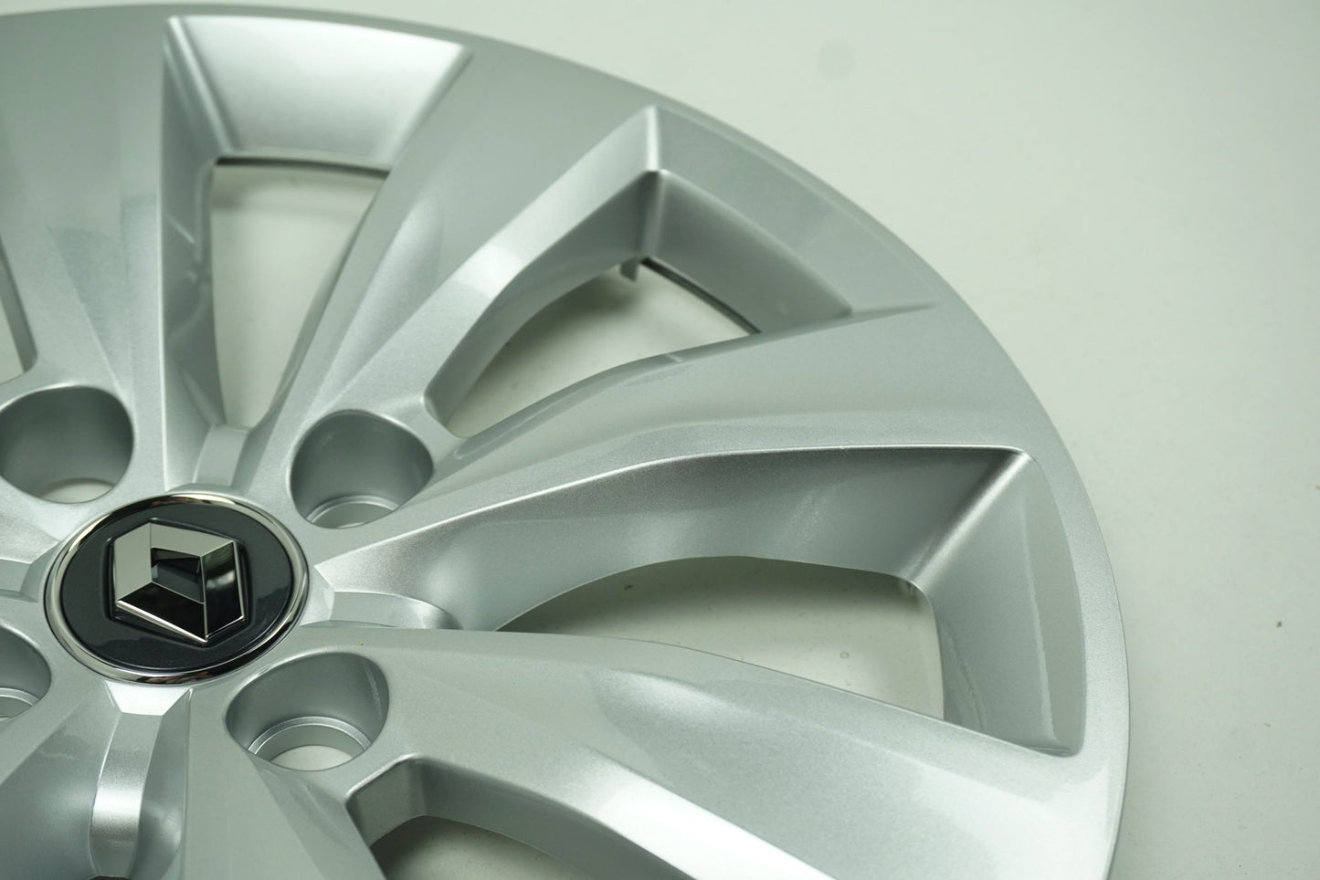 Pièce d'origine Enjoliveur 15 pouces pour Renault Clio V 403158542R