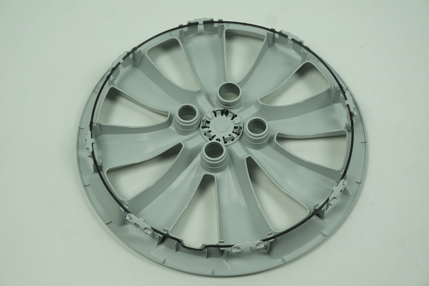 Pièce d'origine Enjoliveur 15 pouces pour Renault Clio V 403158542R