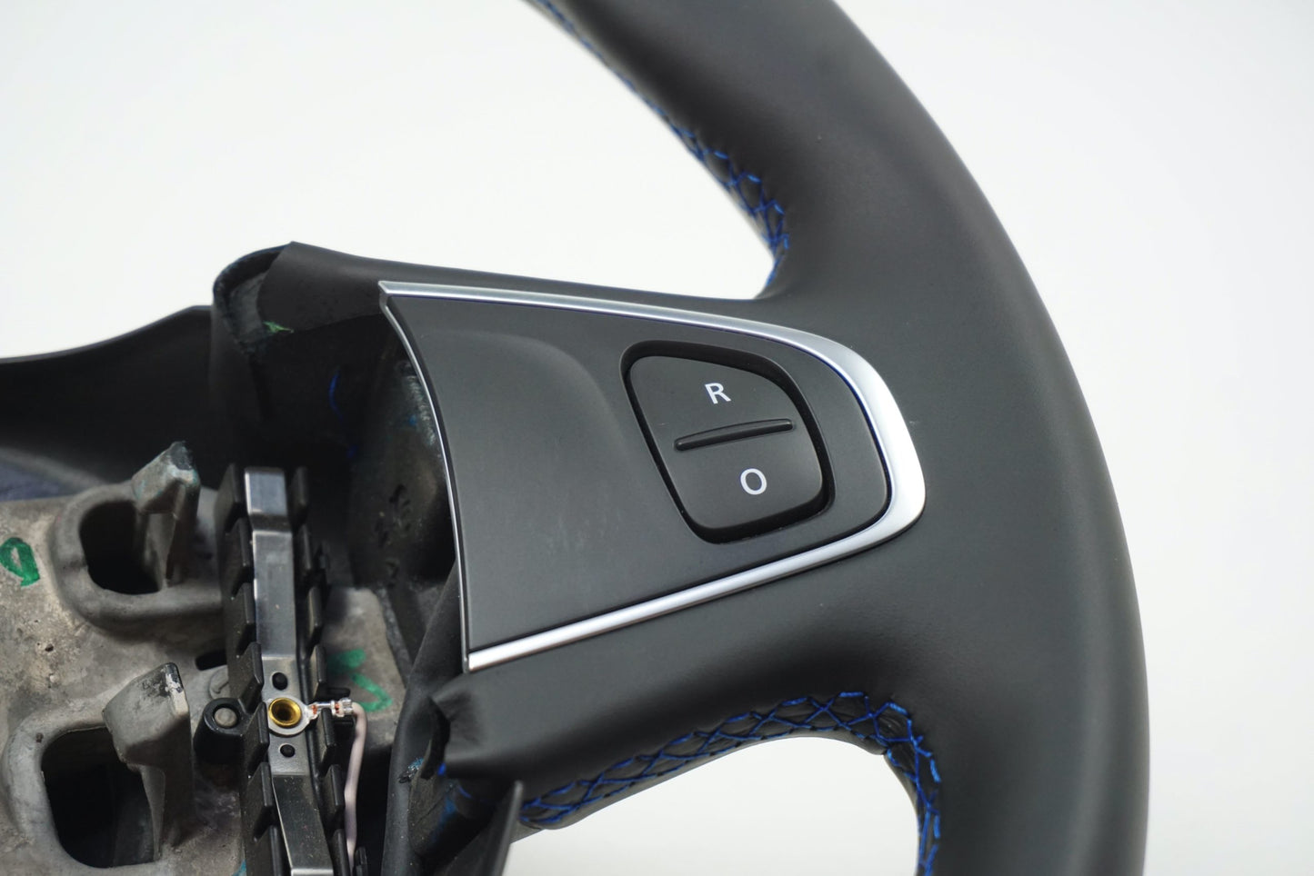 Pièce d'origine Volant pour Renault Captur I 484007131R
