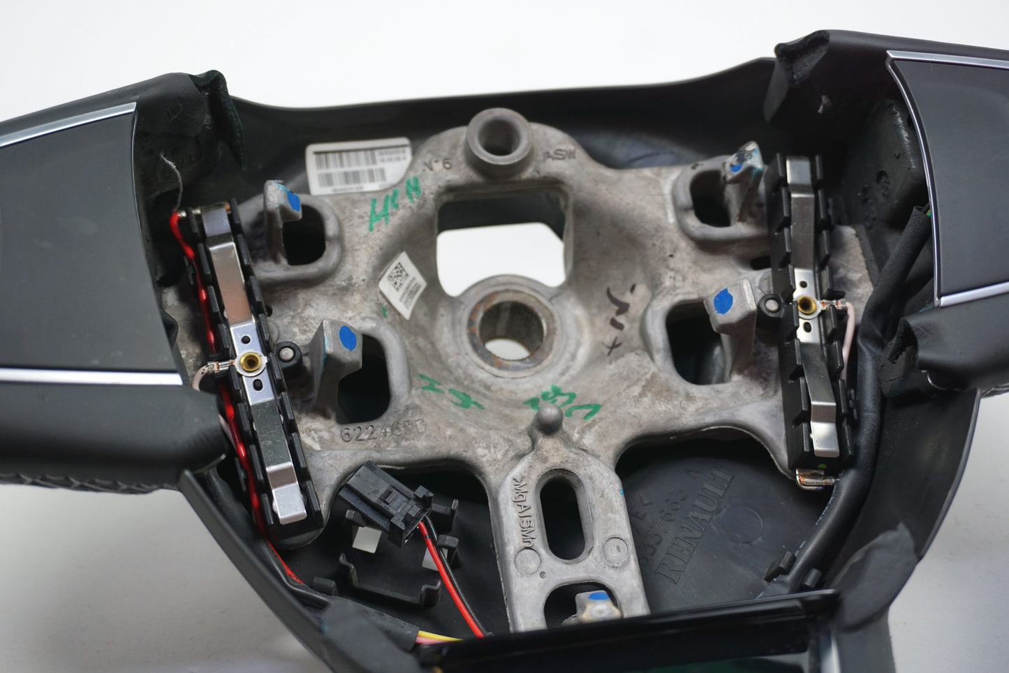 Pièce d'origine Volant cuir pour Renault Captur I 484002918R