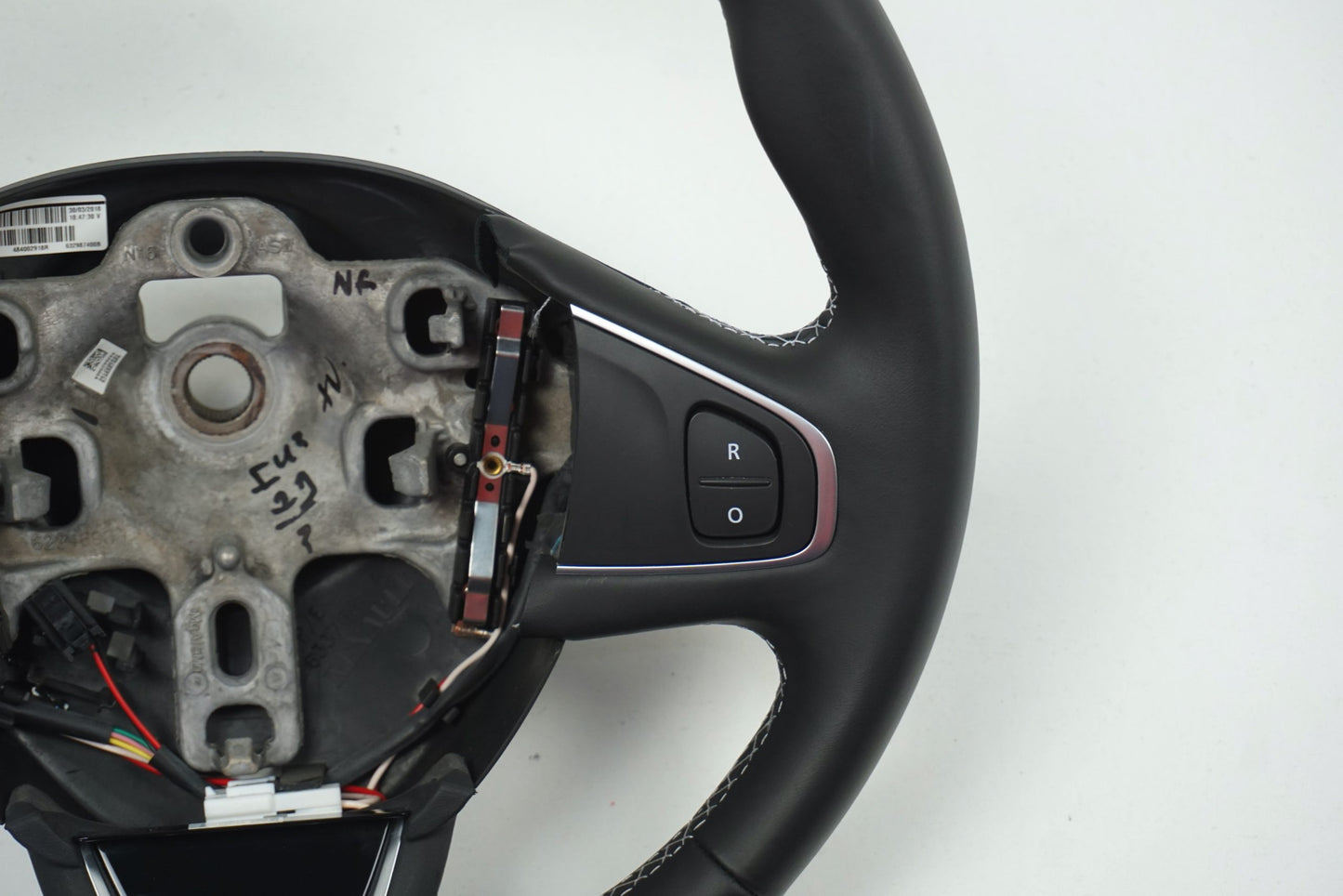 Pièce d'origine Volant cuir pour Renault Clio IV 484002918R