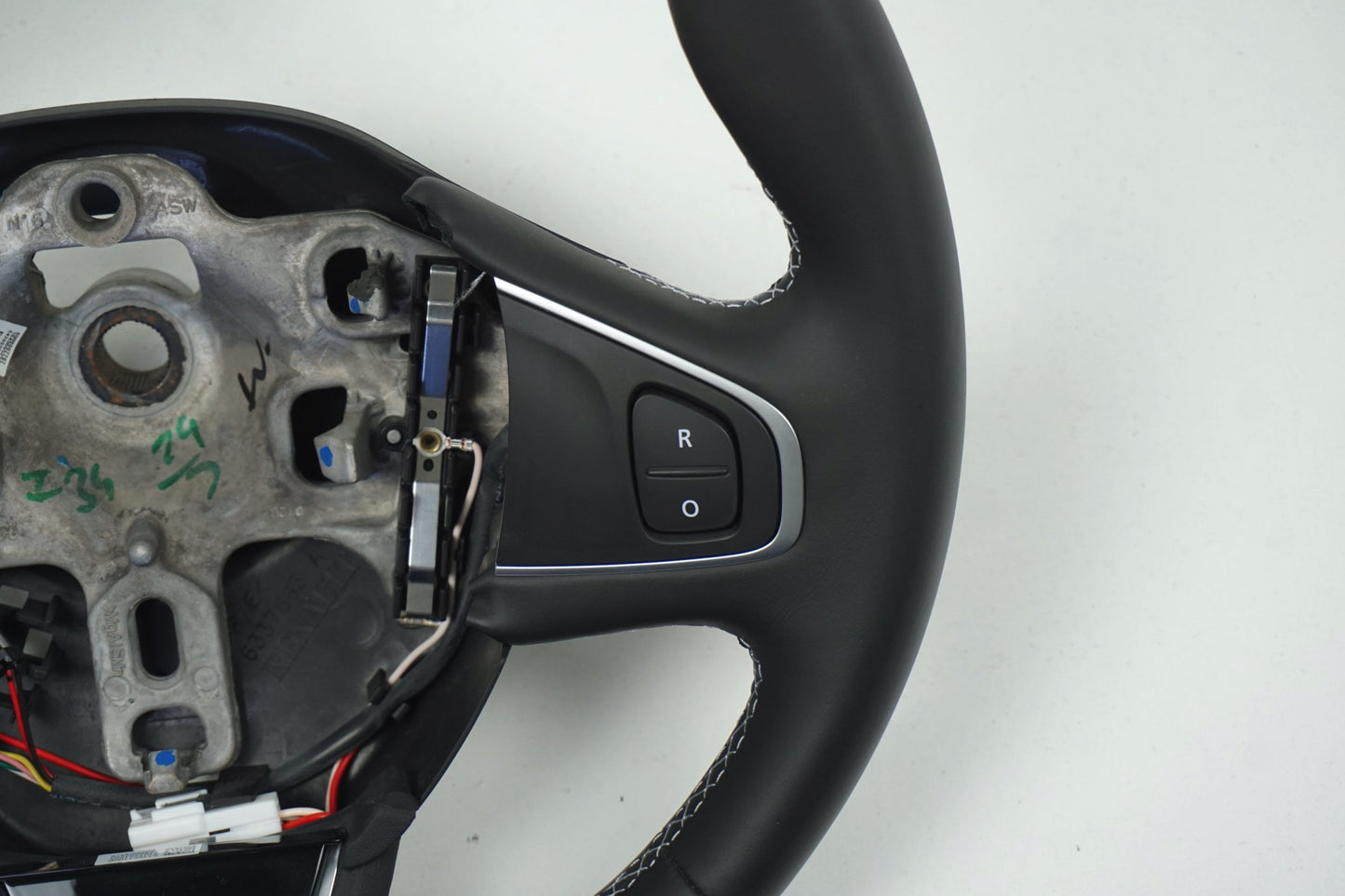 Pièce d'origine Volant cuir pour Renault Clio IV 484002918R