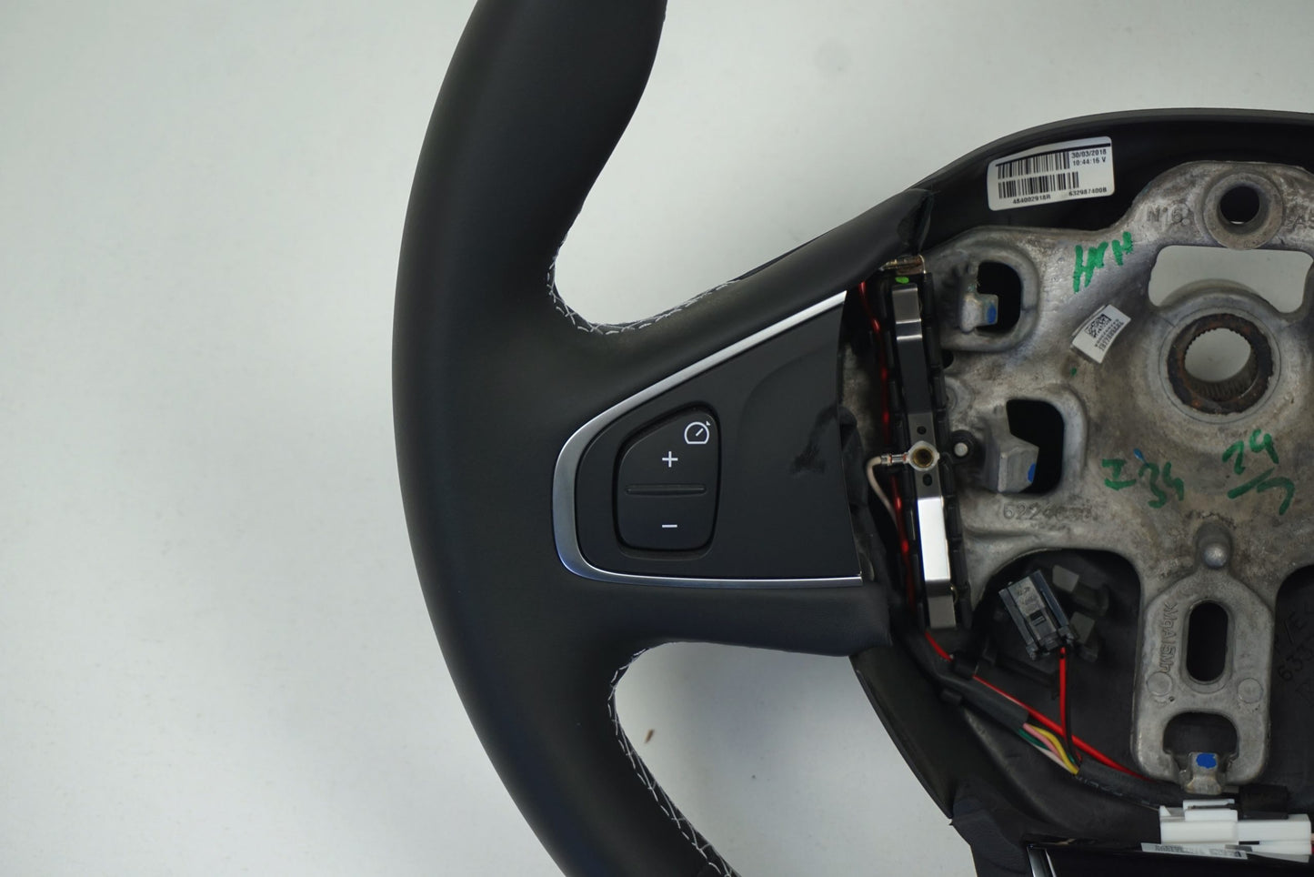 Pièce d'origine Volant cuir pour Renault Clio IV 484002918R