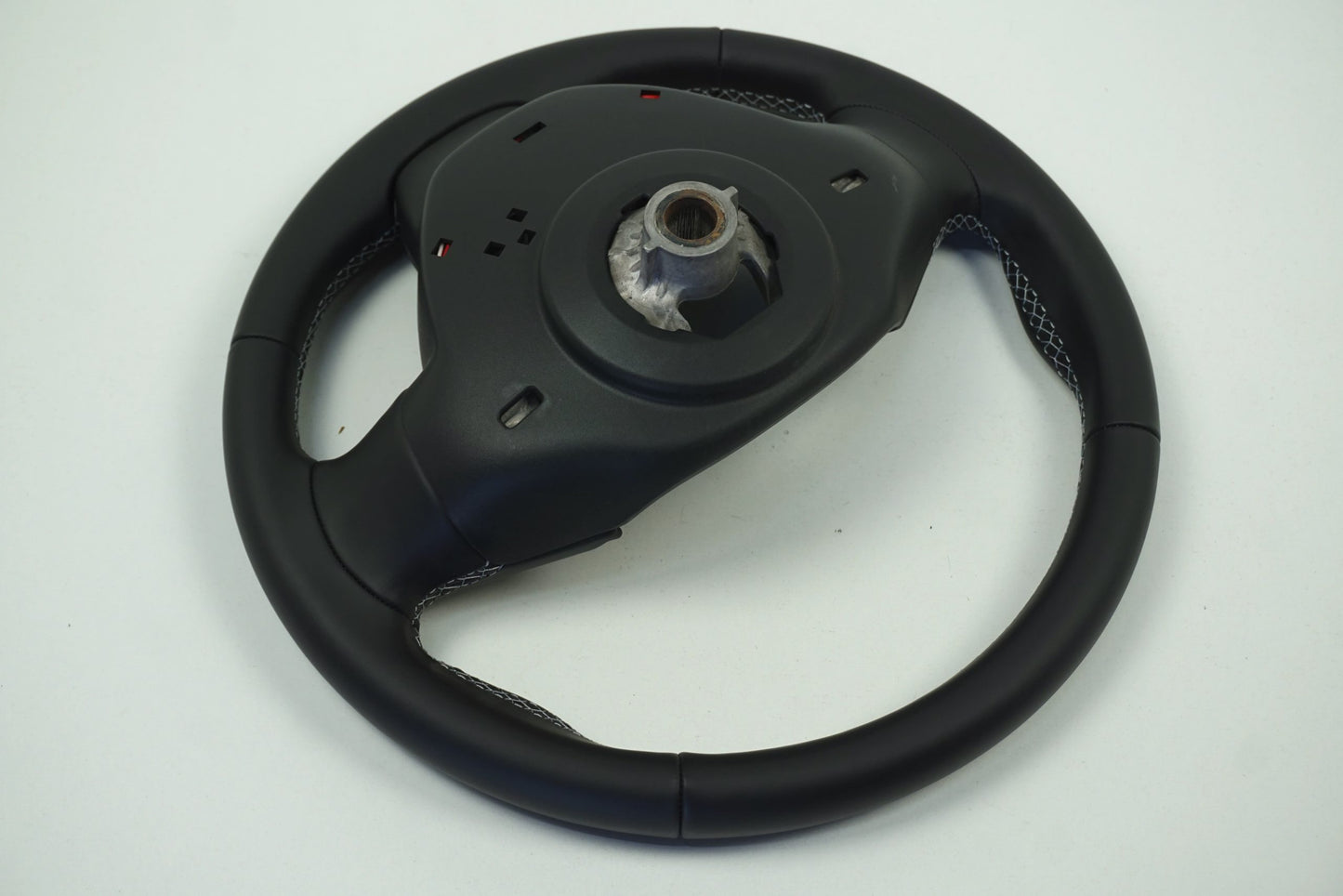 Pièce d'origine Volant cuir pour Renault Clio IV 484002918R