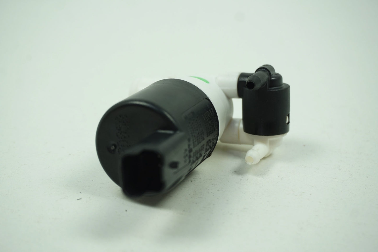 Pièce d'origine Pompe de lave-glace pour Renault 286202746R