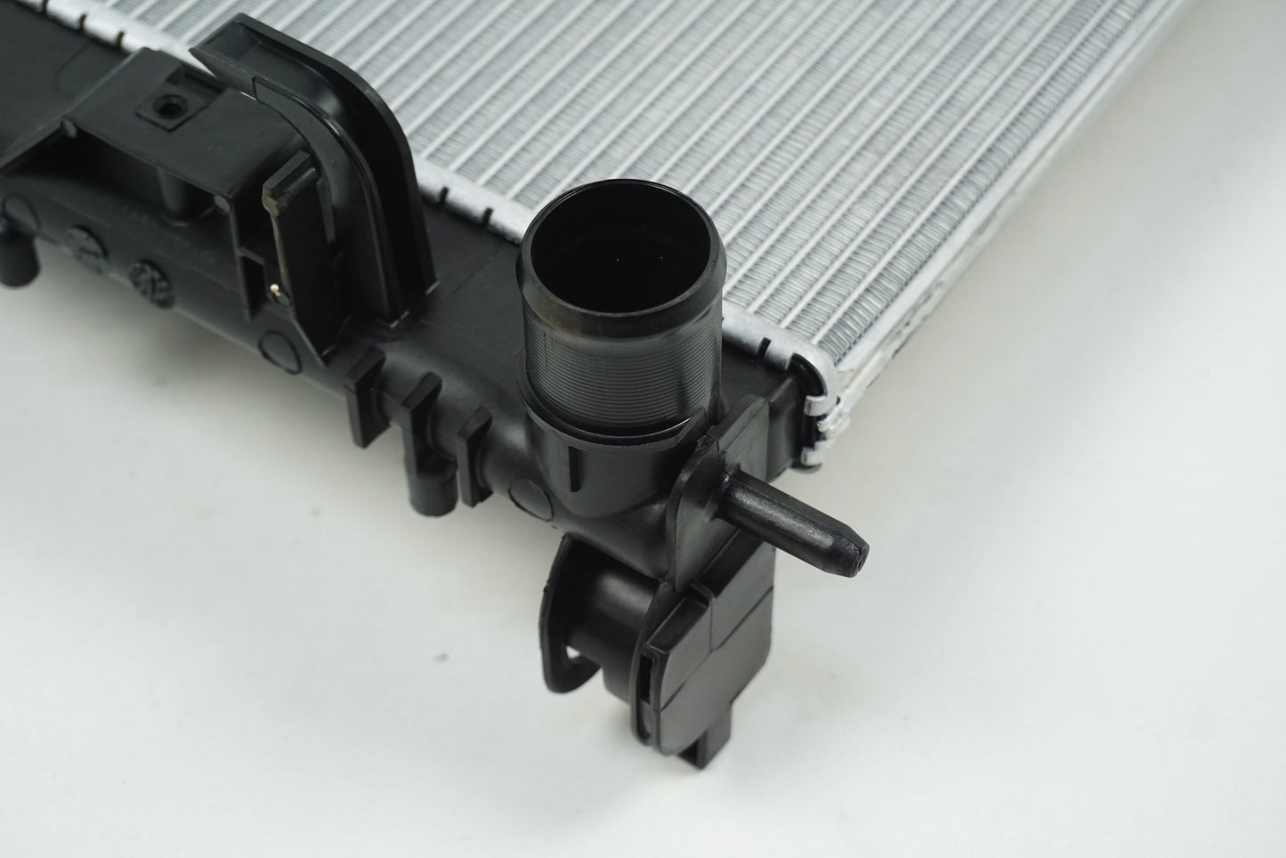 Pièce d'origine Radiateur moteur pour Renault Clio IV Captur I 214107326R