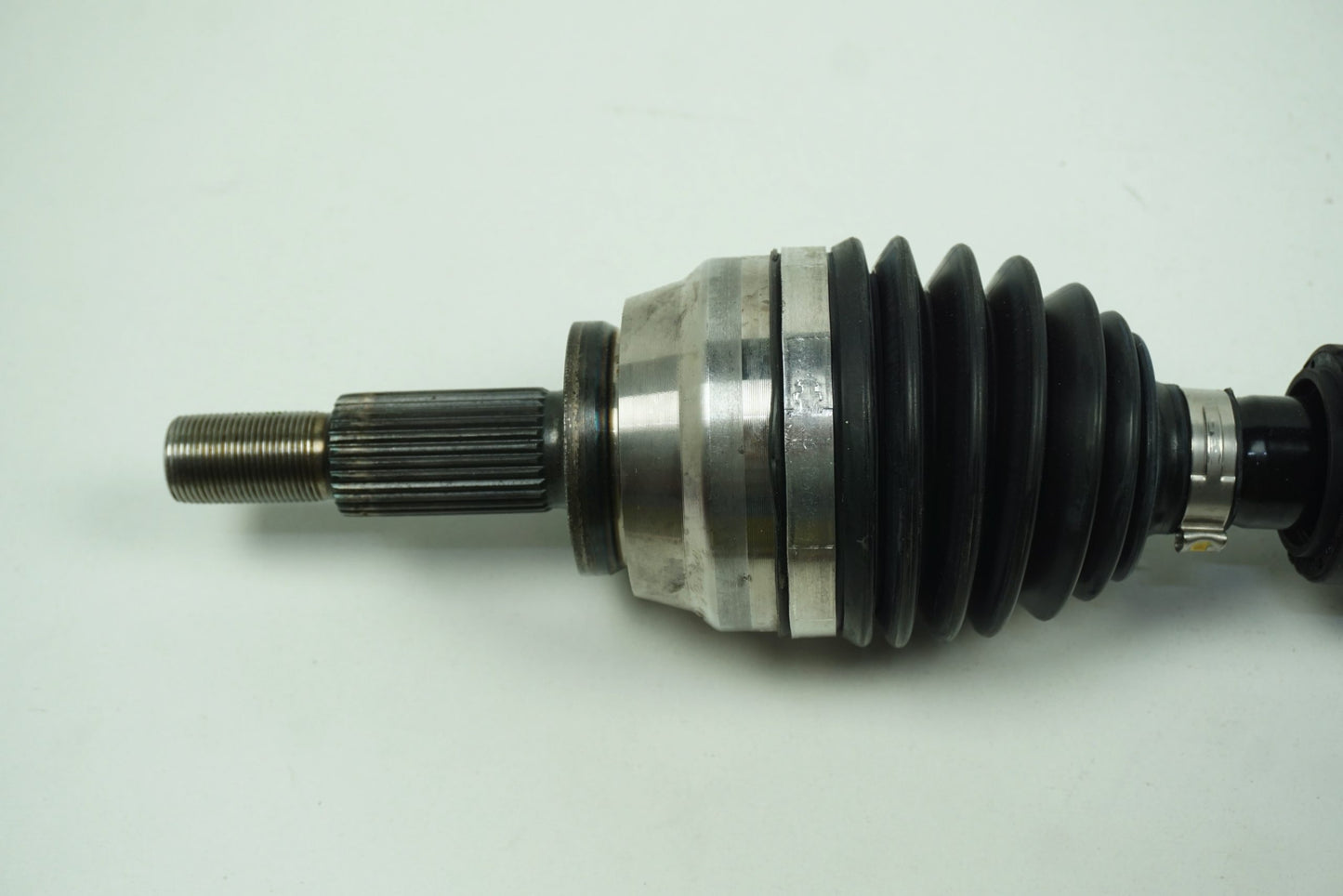 Pièce d'origine Cardan gauche pour Renault Talisman 391011816R