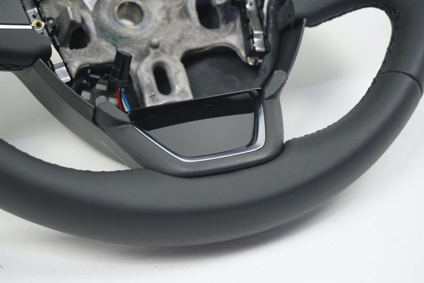 Pièce d'origine Volant cuir pour Renault Clio IV Captur 484000110R