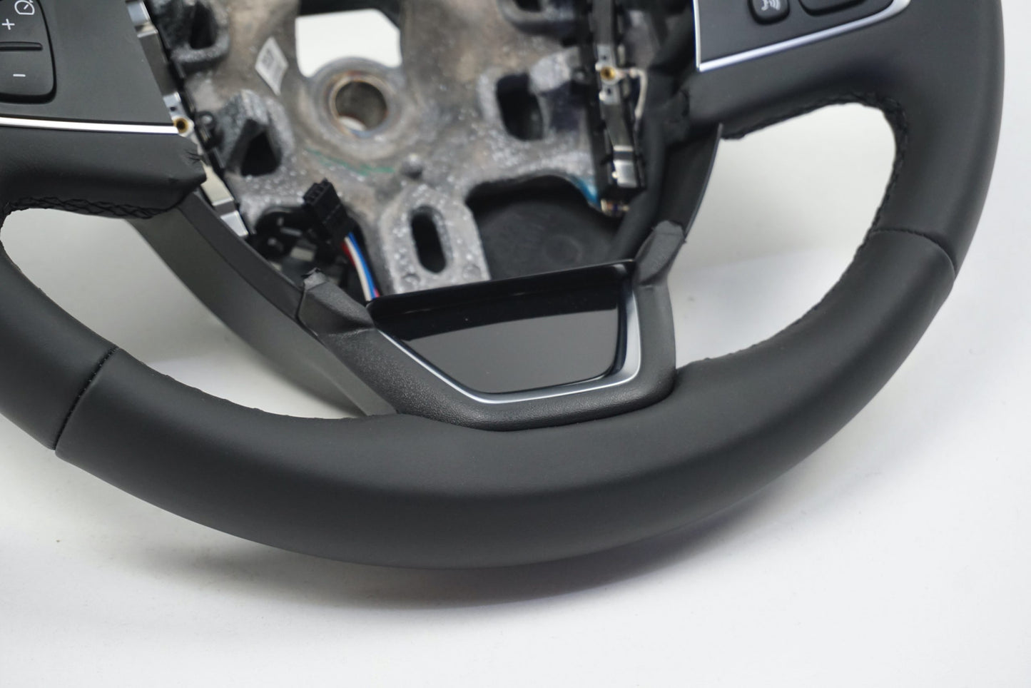 Pièce d'origine Volant cuir pour Renault Clio IV Captur 484000110R