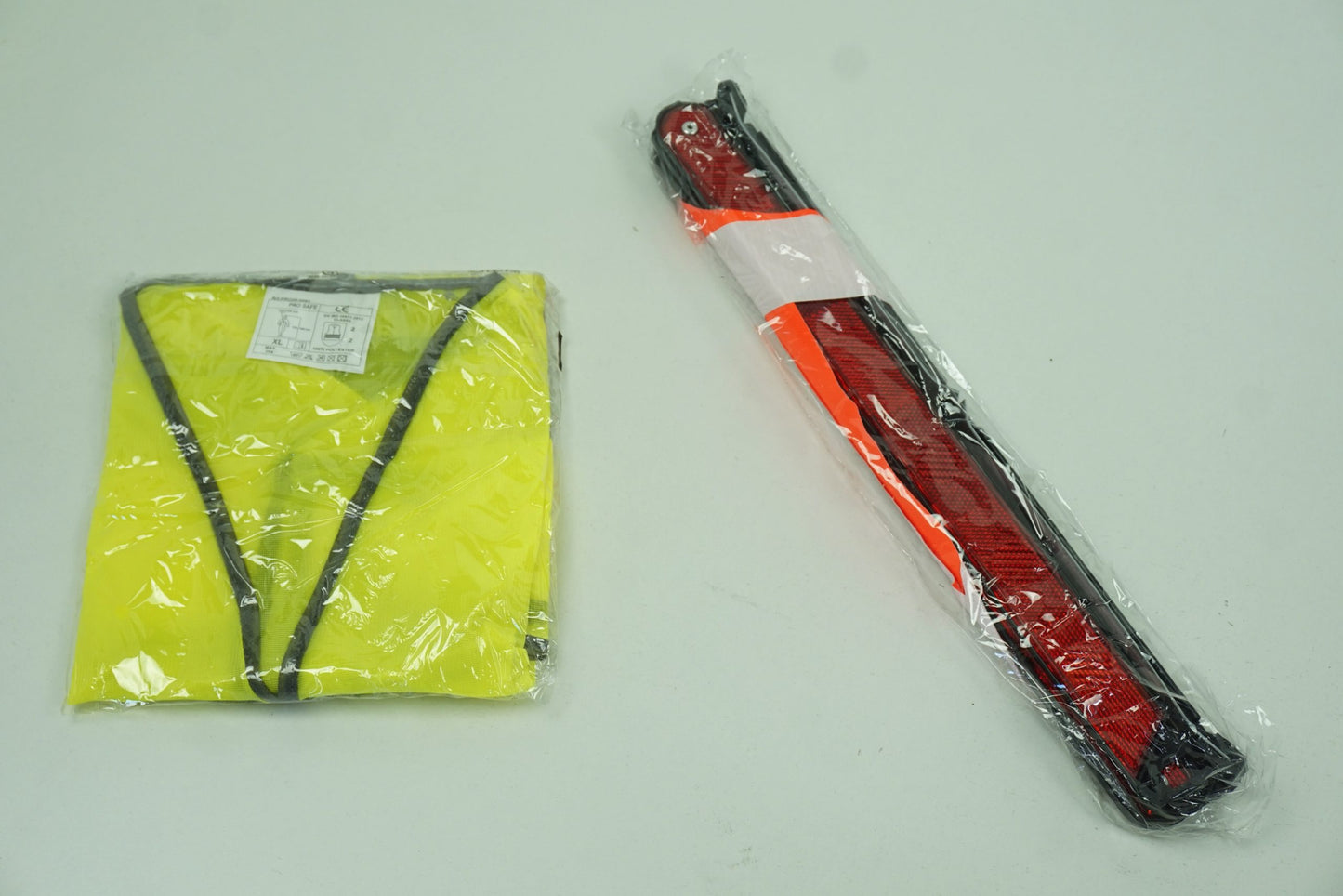 Pièce d'origine Kit gilet de sécurité et triangle de signalisation pour véhicule _SZ21285_H