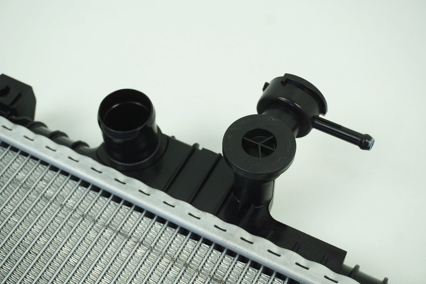 Pièce d'origine Radiateur moteur pour Renault Koleos I 2.0 2.5 214008237R