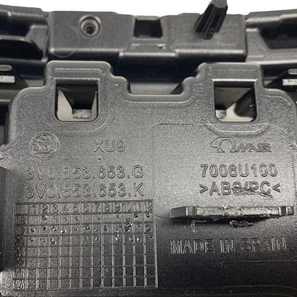 Pièce d'origine Calandre avant noire pour Skoda Superb III restylée 3V0853653G
