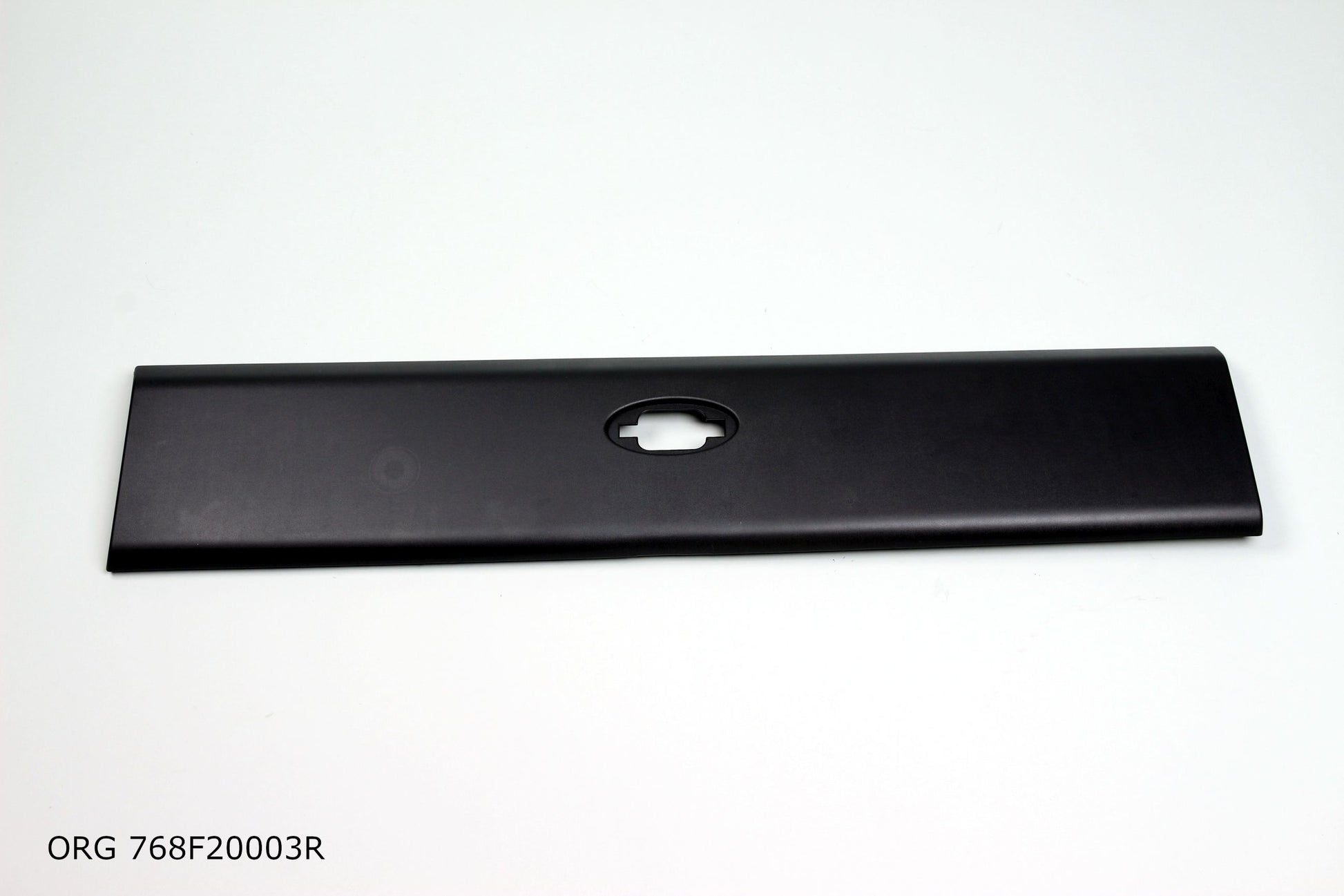 * Pièce d’origine baguette de porte avant gauche pour Renault MASTER, ORG 768F20003R.