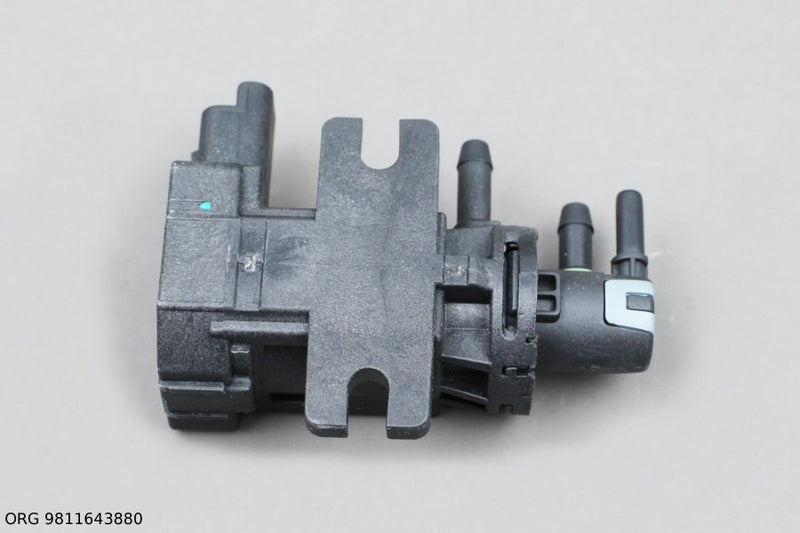 Électrovanne de turbocompresseur d’origine PSA – OEM 9811643880 – vue 3