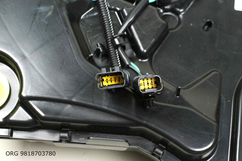 Réservoir d’AdBlue d’origine PSA Citroën/Peugeot C3 09-/301 – OEM 9818703780 – vue 7