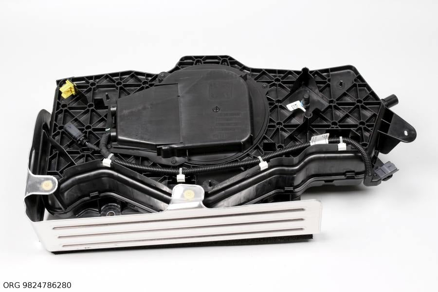 Réservoir d’AdBlue d’origine PSA Citroën/Peugeot BOXER 15- 2.2 – OEM 9824786280 – vue 6