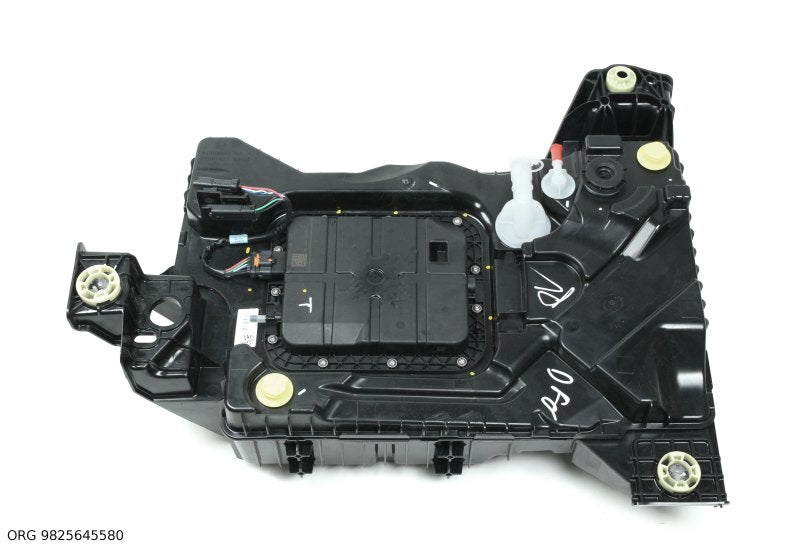 Réservoir d’AdBlue d’origine PSA Citroën/Peugeot C4 Picasso/3008 17- – OEM 9825645580 – vue 3