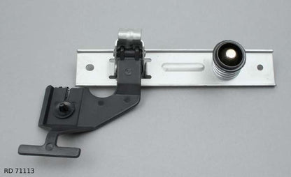 Serrure de capot — Renault Clio 2001–2006, élément fixé au capot — RD 71113 — vue 1