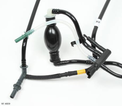 Conduite de carburant avec poire d’amorçage — Citroën et Peugeot 1.4 HDi — RF 4809 — vue 3