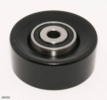 Galet de courroie d’accessoires — Citroën / Peugeot — 1.1 à 1.6 — jusqu’à 2002 — 70 × 27 × 10 mm — comparaison VKM33023 — XM250 — vue 1