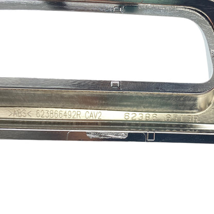 Pièce d'origine Baguette chromée de calandre inférieure droite pour Dacia Duster I 623866492R