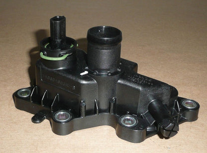 Boîtier de thermostat d’origine Renault 110601903R sans emballage d’origine — vue de la pièce