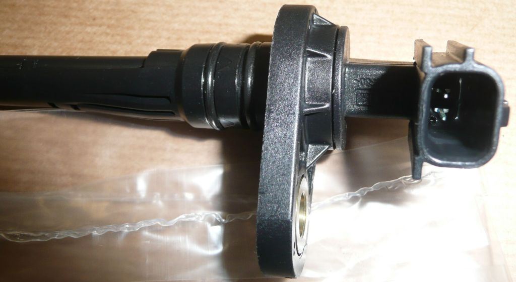 Capteur de niveau d’huile d’origine Renault 111452963R sans emballage d’origine — détail du connecteur