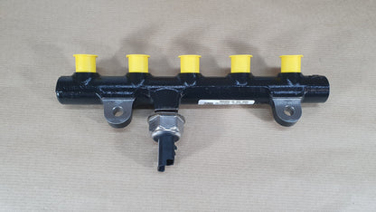 Rampe d’injection d’origine pour Citroën C4 2.0 HDi — 1570.L9 — vue 2