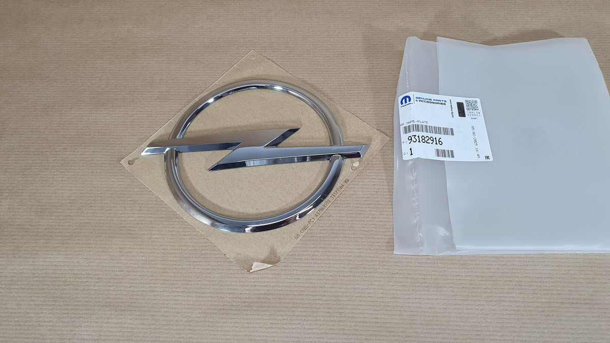 Emblème arrière d’origine pour Opel Astra H — 93182916 — vue 1