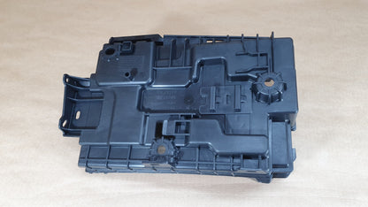Bac de batterie d’origine pour Peugeot 208 / 2008 — 9676054080 — vue 2