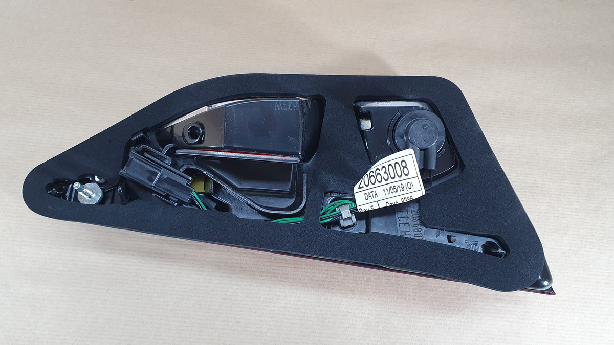 Feu arrière côté droit pour Opel Insignia B — 39148321 — vue 1