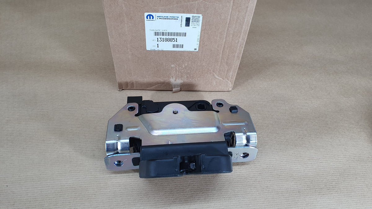 Serrure de coffre pour Opel Astra H — 13188851 — vue 1