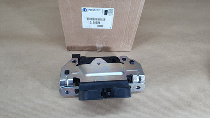 Serrure de coffre pour Opel Astra H — 13188851 — vue 1