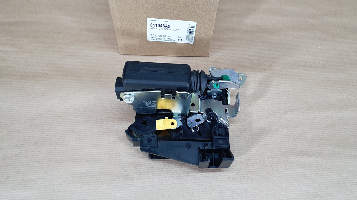 Serrure de porte avant, côté gauche pour Dacia Duster — SID 611046A2 — vue 1