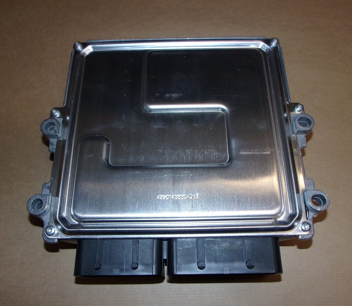 Calculateur moteur pour Citroën C4 Cactus / Peugeot 208 1.2THP — 1616898380 — vue 1