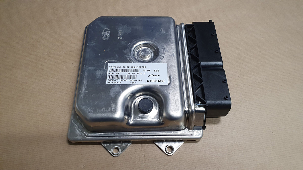 Calculateur moteur pour Fiat Punto 0.9 — 51981623 — vue 2