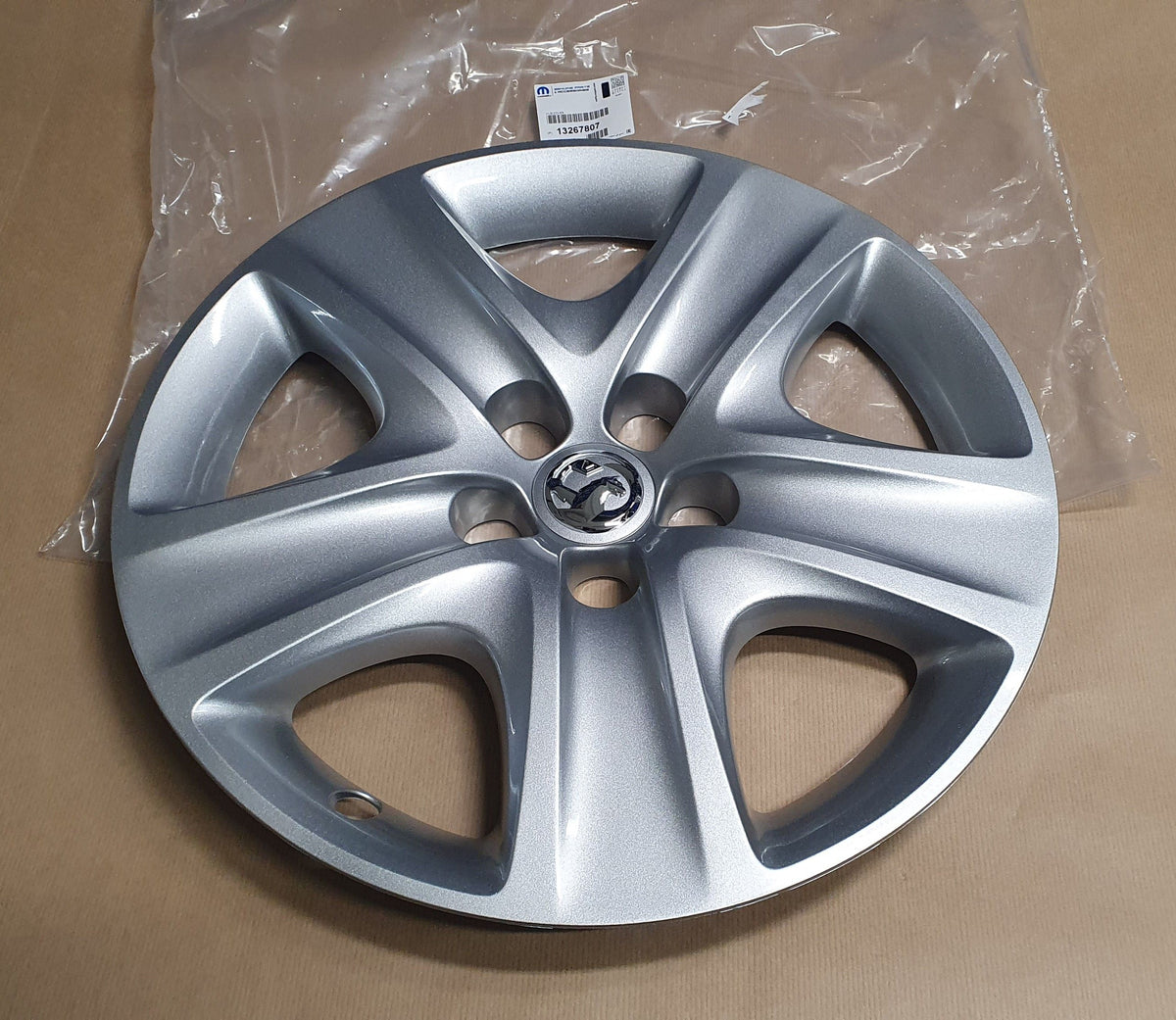 Enjoliveur de roue 17 pouces pour Opel Astra J — 13267807 — vue 1