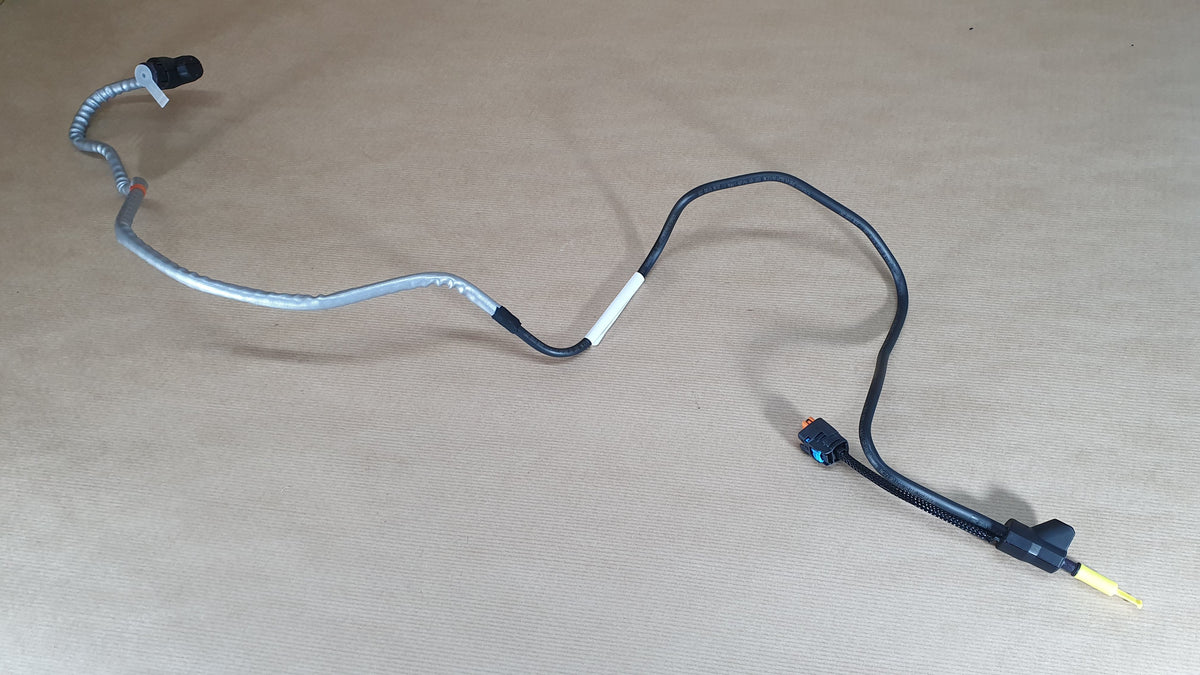 Conduite AdBlue pour Renault Trafic III 2.0dCi — 204201484R — vue 1