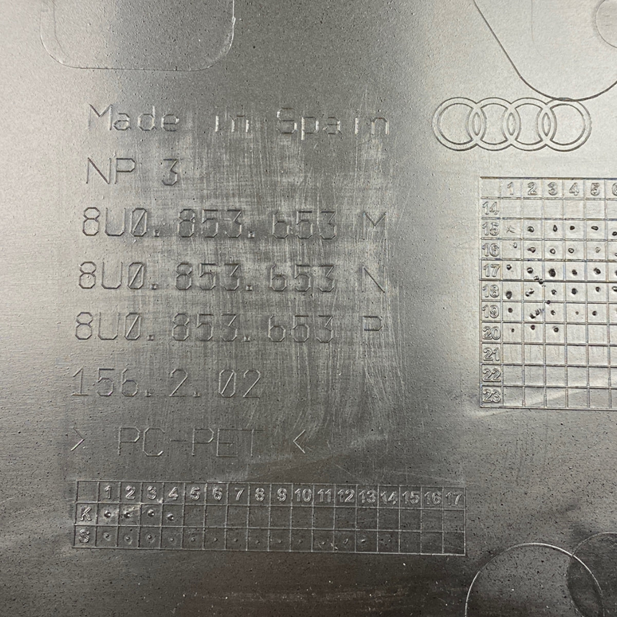 Pièce d'origine Calandre avant S line noire pour Audi Q3 8U restylé 8U0853653M