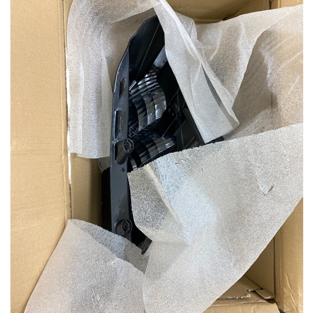 Pièce d'origine Feu arrière gauche pour Renault Scenic II 8200493374