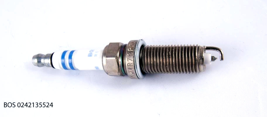 Bougie d’allumage Bosch pour Renault 2.0 16V à partir de 2007 — BOS 0242135524 — vue 1