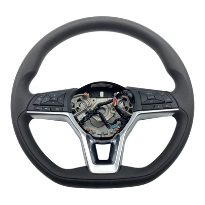 Volant pour Nissan Micra K14 — vue 1