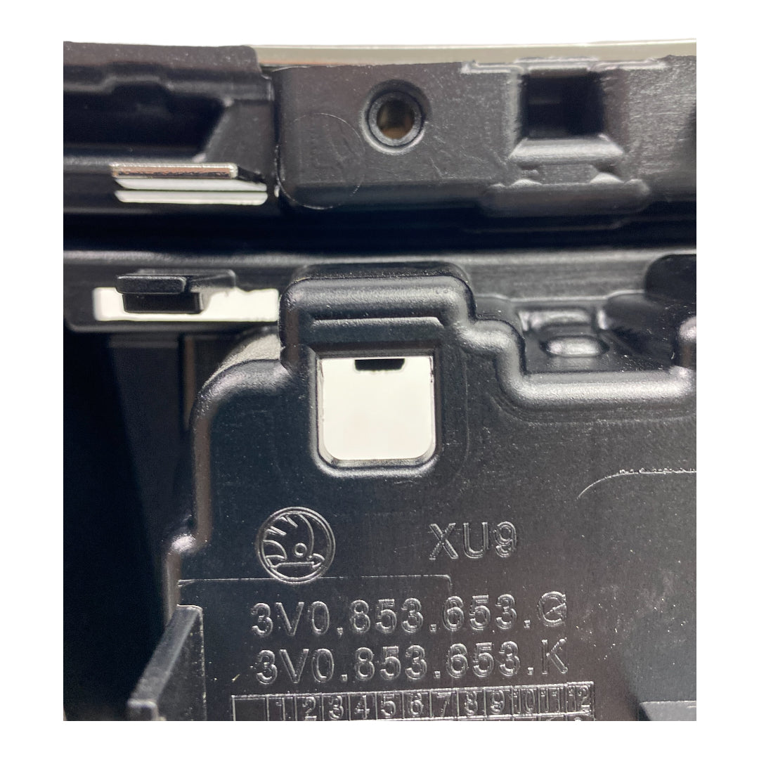 Pièce d'origine Calandre pour Skoda Superb III phase 2 3V0853653G